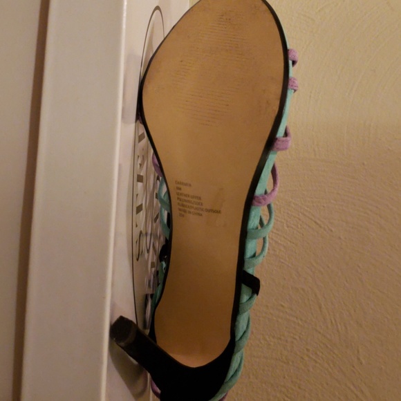 Shoes and purse - Picture 4 of 5